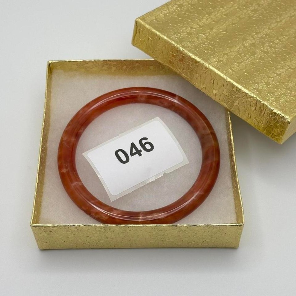 Red‎ Jade Bangle - Picture 8 of 8